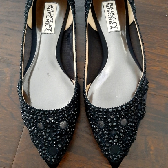 Badgley Mischka Flats - Picture 2 of 8